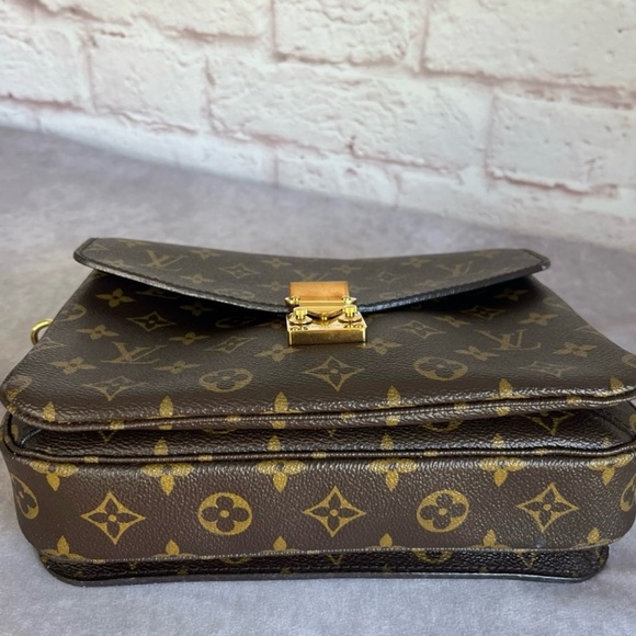 Authentic Louis Vuitton Pochette Métis - Picture 11 of 15